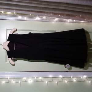 Women's Olivaceous Medium blk Marilyn Monroe style dress sleeveless v-neck